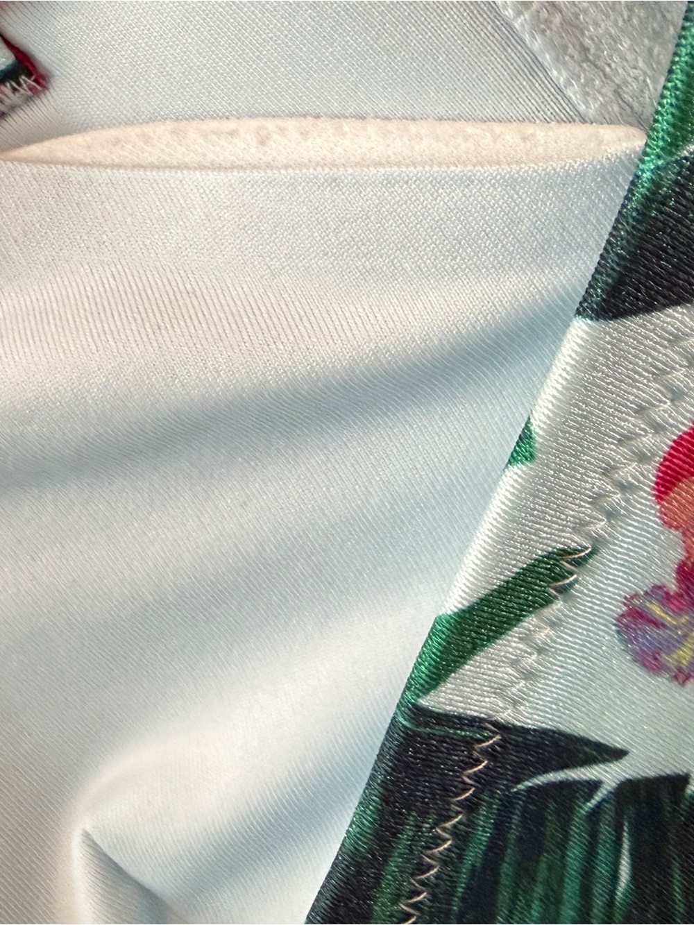 Victoria's Secret Tropical Bandeau Swim Top Size 38C - Picture 8 of 13